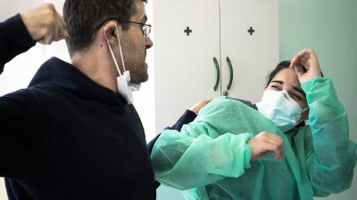 Patient schlägt Ärztin